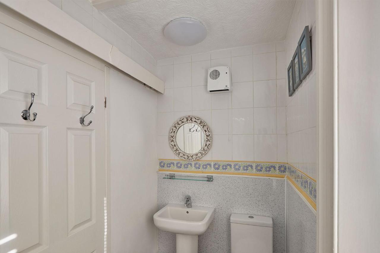 Apartment 4, Khyber Lodge Apartment Whitby Eksteriør billede